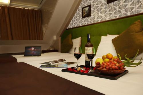 Hanoi Golden Lotus Hotel & Spa – Hanoi, NY