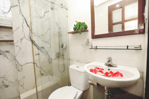 Hanoi Golden Lotus Hotel & Spa – Hanoi, NY