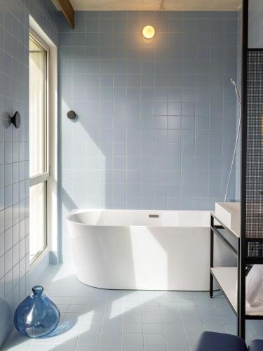 Kupaonica, JOST in Bordeaux