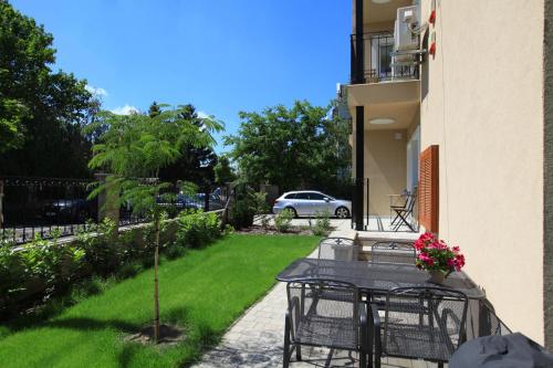 Paskal-Lux Apartments with Free Parking and AC - image 14