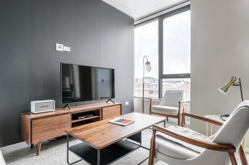 Loop Studio w Pool Gym nr Merchandise Mart L CHI-253 near 311 South Wacker Drive Chicago