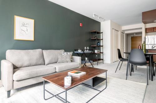 Loop 1BR w Pool Gym nr Theatre District CHI-277 secondary