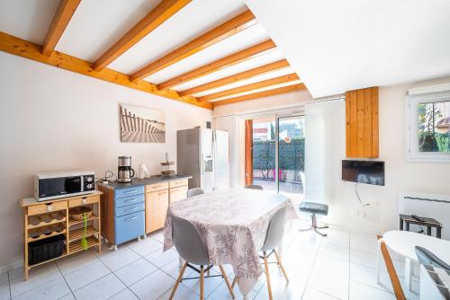 Two-Bedroom House image 9