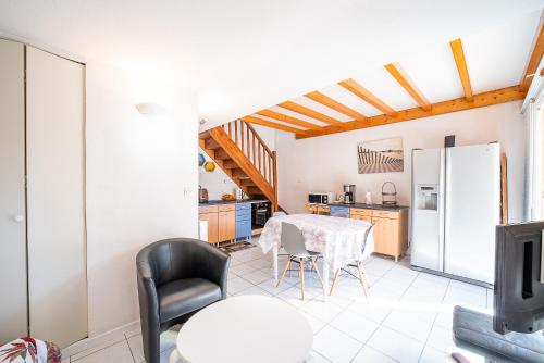 Two-Bedroom House image 5