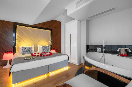 Wawel Terrace Suite with Spa Bath