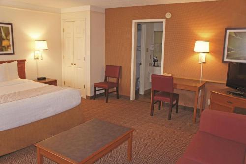 Baymont by Wyndham San Antonio South Park in San Antonio, USA