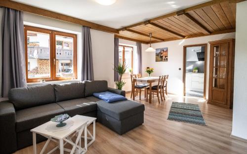 Neu! Sonnige Terrassen-Ferienwohnung in den Bergen