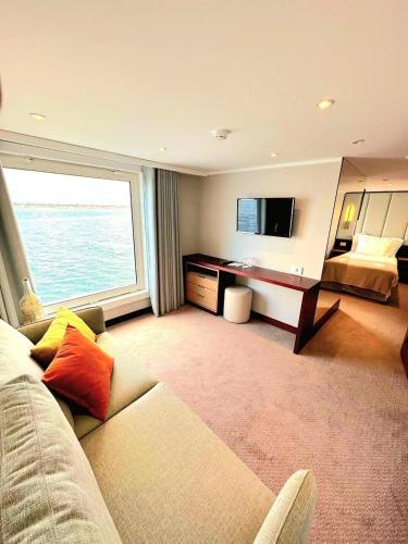 Costa do Sal Hotel Boat Lounge 1
