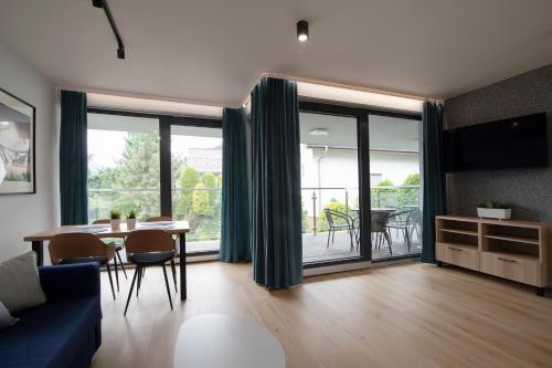 One-Bedroom Apartment image 5
