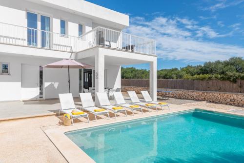 STUNNING VILLA MARIANELLA GRIS, POOL, BBQ, AC, FREE WIFI