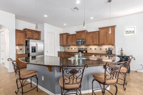 Luxury Stay At Estrella Mountain Ranch detail