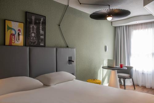 ibis Cannes Centre - image 9