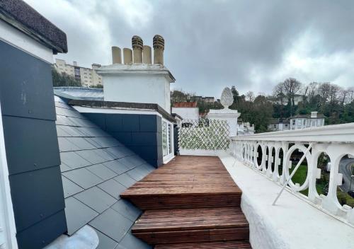 Top Floor Apartment Overlooking Torquay Harbour