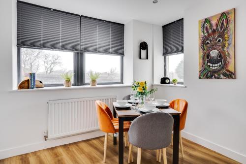 Stunning 2 bed, Wi-Fi & Parking in Hyde