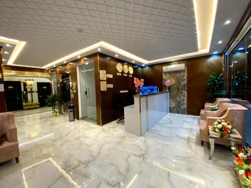 قمه الجواهر للشقق المخدومة in ظهرة لبن