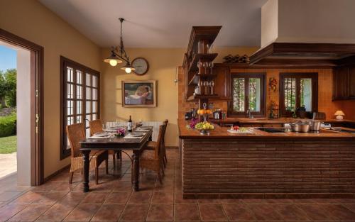 Superior Villa image 2