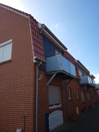 Double Room with Balcony image 3