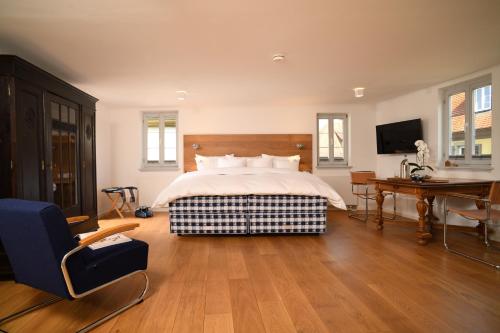 Superior King Suite