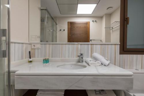 Collection Two-Bedroom Apartment  image 8