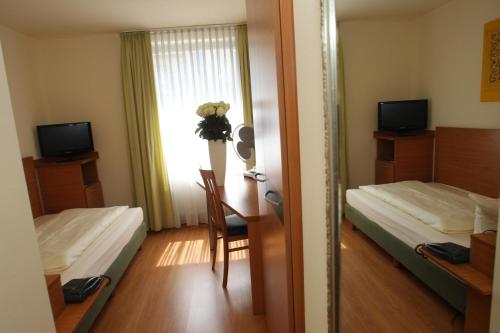Memphis Hotel Room Type - Triple Room