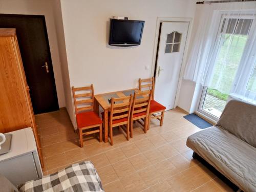 Quadruple Room with Terrace image 3