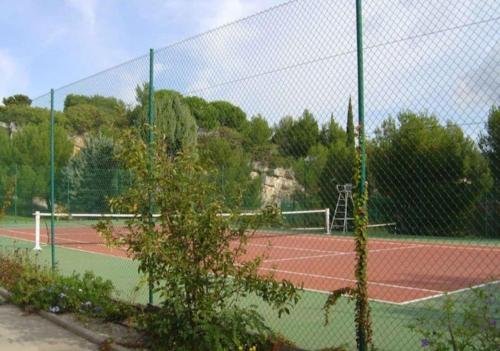 Superbe appartement piscine, tennis, vue mer et décoré avec goût Superbe appartement piscine, tennis, vue mer et décoré avec goût