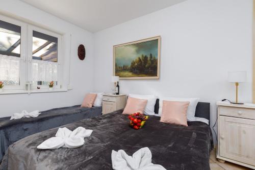 One-Bedroom Apartment image 9