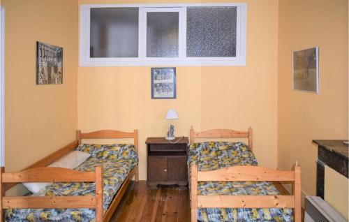 Three-Bedroom Apartment image 9