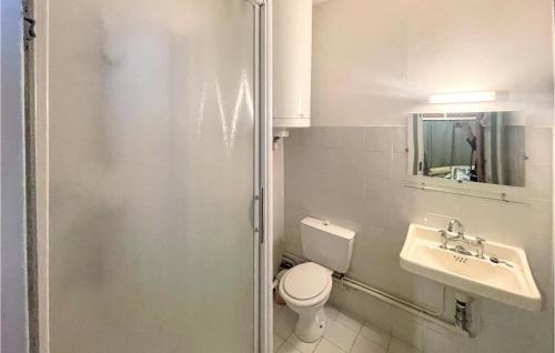 Three-Bedroom Apartment image 8