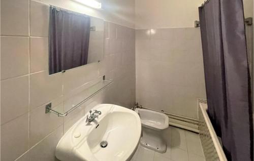 Three-Bedroom Apartment image 7