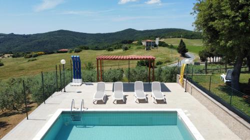 Swimmingpool, Agriturismo Da Pietro in Pomarance
