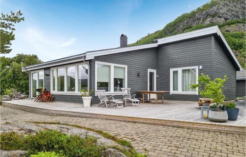 . Gorgeous Home In Revsnes With Wifi