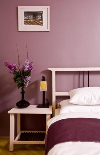 Budapest Rooms Bed and Breakfast - image 11