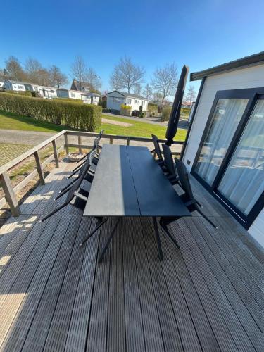 Удобства, Chalet (A16) op gezellige familiecamping bij zee in Камперланд