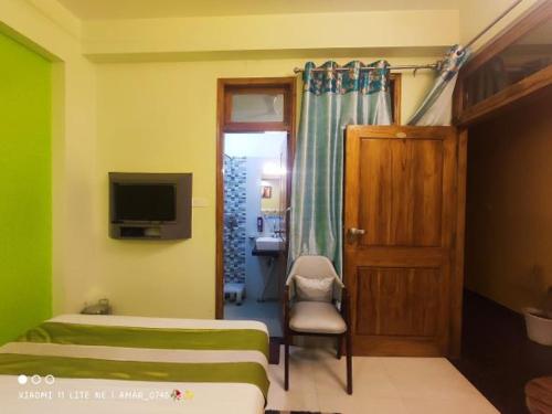 Hotel Prabhat photo