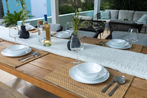 Yiyecek ve İçecekler, Paradijselijke villa met prive zwembad, palapa, tropische tuin en rondom privacy in Tera Korá