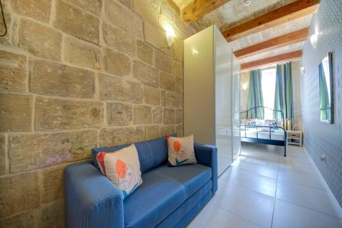 Studio Apartment image 1
