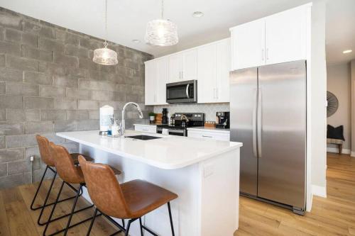 Downtown Holland Condo with Views and Balconies - image 13