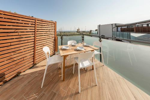 H11 [Luxury 12B] Porto - Piscina - Jacuzzi - Bussana Vecchia