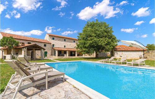 Beautiful Home In Bicici With Heated Swimming Pool - Bičići