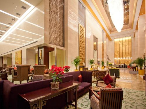 Pub/Lounge, Qingdao Grand New Century Hotel in Qingdao