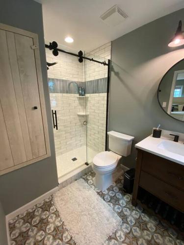 Stunning and Spacious 3br/2.5 ba only a block to the Bay Beaches in Wildwood Highlands Beach, USA