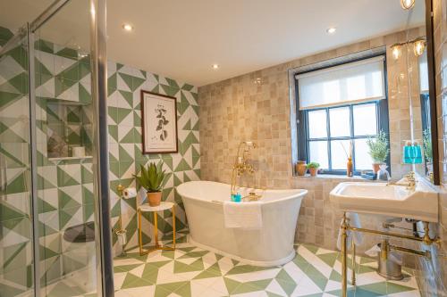 room detail thumbnail 2