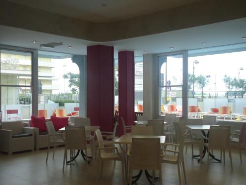 Hotel Mont Blanc - image 11