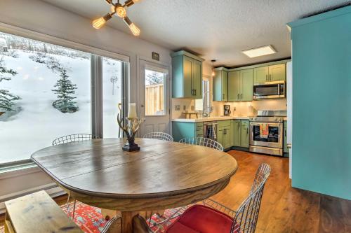 Cozy Townhome with Beautiful Views of Vail Mountain! - image 13