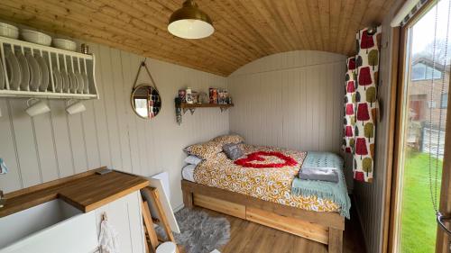 Shepherds Hut at Cedar Gables