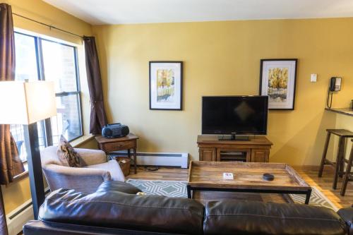 River Mnt Lodge W320 in Breckenridge, USA