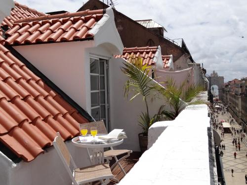 The Downtown Terrace - Fabulous Views, Sun Deck, Penthouse, 5th-floor no lift, Lisbon