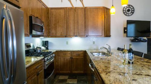 Ski Trails 4058, Truckee