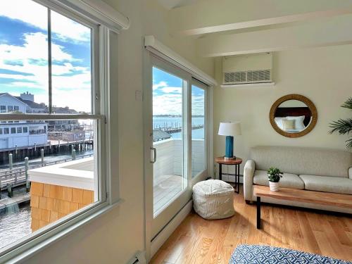 Harborside Inn - main image